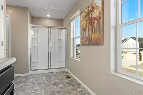 Bath - 6724 Fraser Cir, Frederick, CO 80530 photo 4 of 7