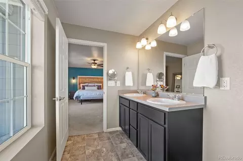 Bath - 6724 Fraser Cir, Frederick, CO 80530 photo 3 of 7