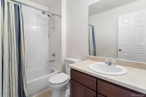 Bath - 22264 E Kenyon Pl, Aurora, CO 80018 photo 4 of 4