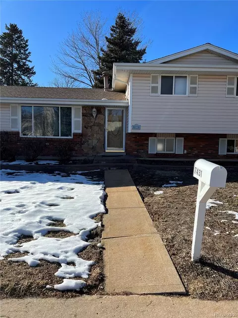 7431 S Clermont Dr, Centennial, CO 80122