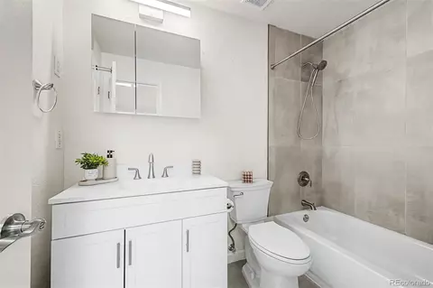 Bath - 14367 E Pimlico Pl #D, Aurora, CO 80015 photo 2 of 3