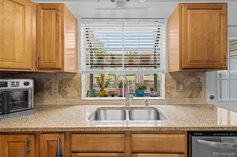 Kitchen - 14367 E Pimlico Pl #D, Aurora, CO 80015 photo 4 of 5