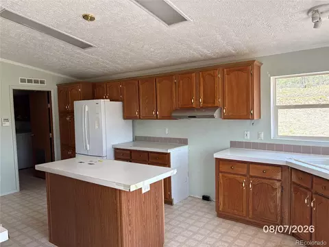 Kitchen - 135 Navajo Trl, Hartsel, CO 80449 photo 2 of 2