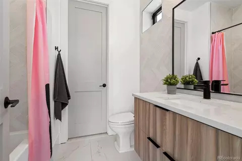 Bath - 959 S Vine St, Denver, CO 80209 photo 7 of 8