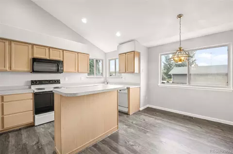 14570 E 43rd Ave, Denver, CO 80239 photo 6
