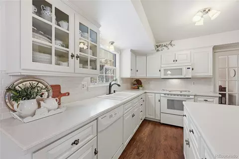 Kitchen - 6230 E Jamison Cir S, Centennial, CO 80112 photo 2 of 4