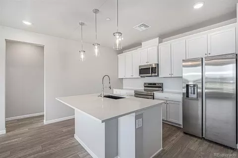 6153 N Ceylon St #208, Denver, CO 80249