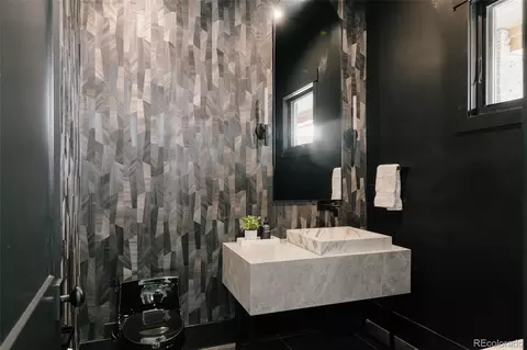 Bath - 2531 Southwind Rd, Berthoud, CO 80513 photo 6 of 9