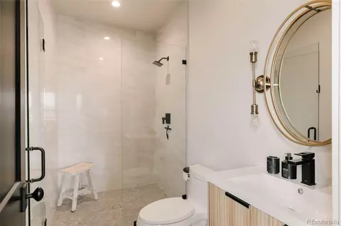 Bath - 2531 Southwind Rd, Berthoud, CO 80513 photo 5 of 9