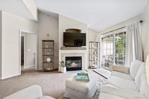 Living - 540 Mohawk Dr #15, Boulder, CO 80303 photo 4 of 5