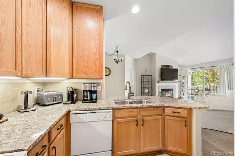 Kitchen - 540 Mohawk Dr #15, Boulder, CO 80303 photo 3 of 4