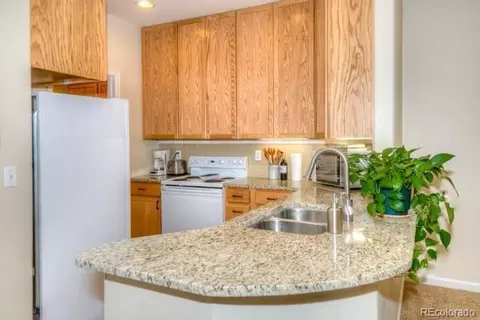 Kitchen - 540 Mohawk Dr #15, Boulder, CO 80303 photo 2 of 4