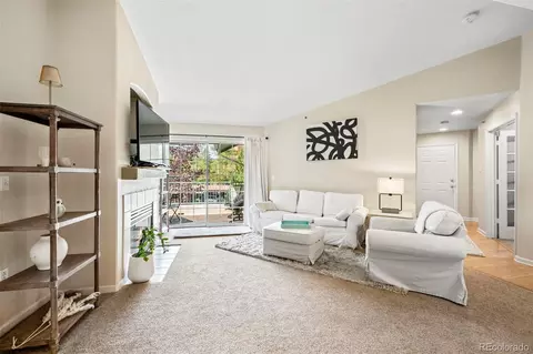 Living - 540 Mohawk Dr #15, Boulder, CO 80303 photo 3 of 5