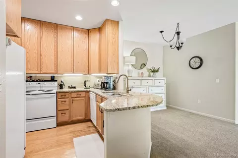 Kitchen - 540 Mohawk Dr #15, Boulder, CO 80303 photo 1 of 4