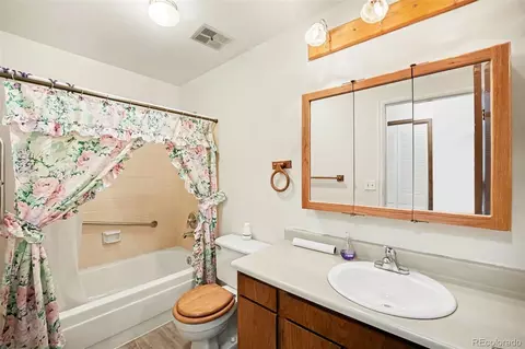 Bath - 4292 E 126th Pl, Thornton, CO 80241 photo 2 of 2