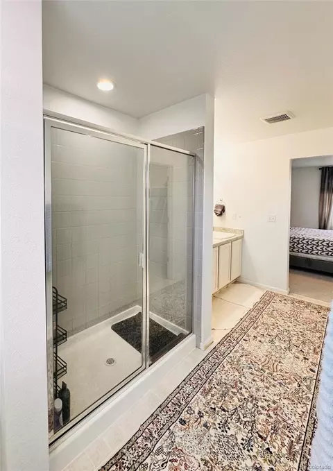 Bath - 21073 E Tufts Ave, Aurora, CO 80015 photo 3 of 4