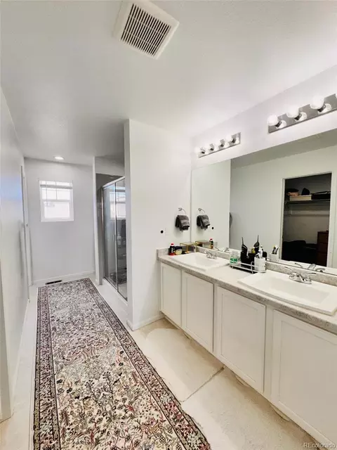 Bath - 21073 E Tufts Ave, Aurora, CO 80015 photo 2 of 4