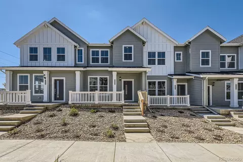 2002 S Haleyville Way, Aurora, CO 80018