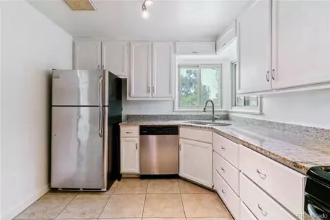 Kitchen - 2288 Lima St, Aurora, CO 80010 photo 4 of 4