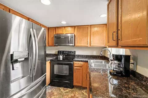 Kitchen - 11576 E Bayaud Dr, Aurora, CO 80012 photo 2 of 3
