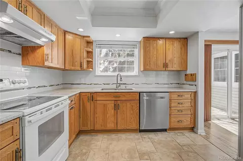 Kitchen - 14287 E Marina Dr, Aurora, CO 80014 photo 1 of 2