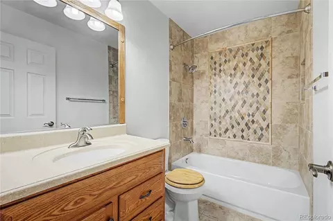 Bath - 14287 E Marina Dr, Aurora, CO 80014 photo 1 of 4
