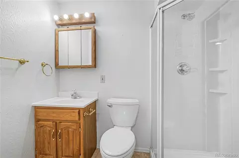 Bath - 14287 E Marina Dr, Aurora, CO 80014 photo 4 of 4