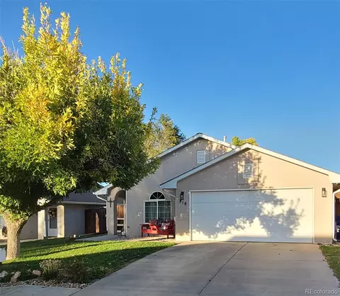 818 Edna Ln, Pueblo, CO 81005