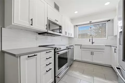 Kitchen - 418 Wright St #102, Lakewood, CO 80228 photo 2 of 4