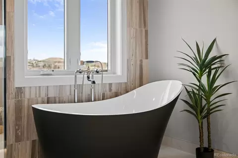 Bath - 5357 Soledad Cir, Parker, CO 80134 photo 5 of 9