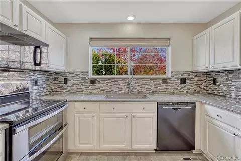 Kitchen - 8016 E Fairmount Dr, Denver, CO 80230 photo 3 of 4