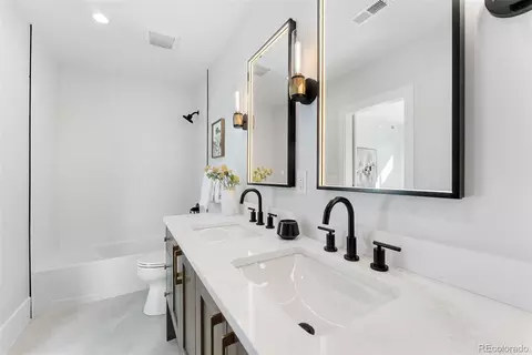 Bath - 334 Jackson St, Denver, CO 80206 photo 5 of 7