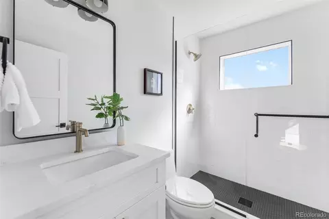 Bath - 334 Jackson St, Denver, CO 80206 photo 6 of 7