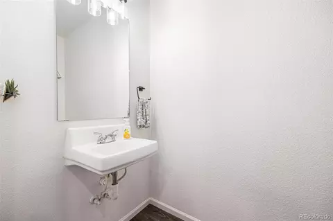 Bath - 20000 E 40th Ave #4, Denver, CO 80249 photo 1 of 4
