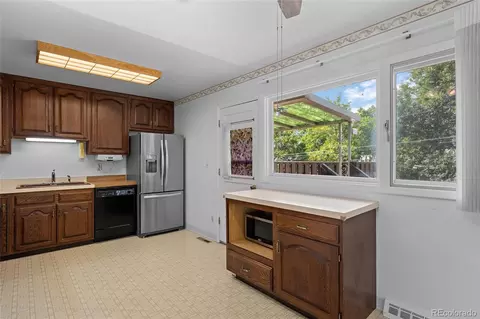 Kitchen - 3390 Endicott Dr, Boulder, CO 80305 photo 3 of 3