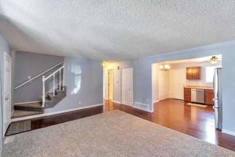 4662 Duluth Ct, Denver, CO 80239 photo 5