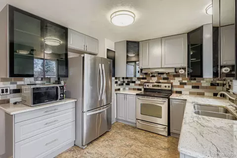 10605 W Dakota Ave, Lakewood, CO 80226