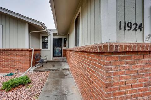 11924 E Maple Ave, Aurora, CO 80012 photo 3