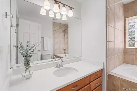 Bath - 754 E 7th Ave, Denver, CO 80203 photo 4 of 5