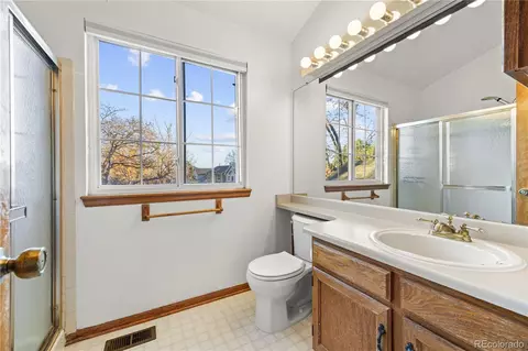 Bath - 4645 E 106th Dr, Thornton, CO 80233 photo 2 of 2