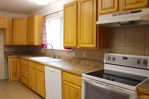 Kitchen - 2660 Campfire Rd, Hartsel, CO 80449 photo 2 of 2