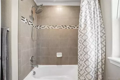 Bath - 4988 Priors Dr, Windsor, CO 80550 photo 5 of 5
