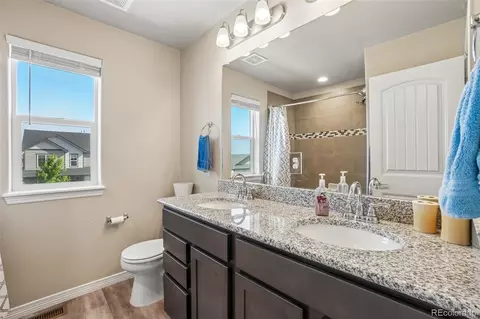 Bath - 4988 Priors Dr, Windsor, CO 80550 photo 4 of 5