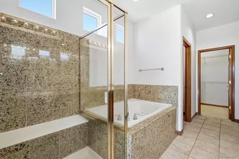 Bath - 20598 E Lake Dr, Centennial, CO 80016 photo 3 of 4