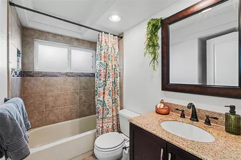 Bath - 9875 Iris St, Broomfield, CO 80021 photo 2 of 2