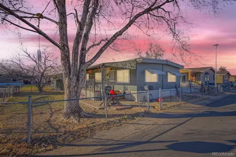 1809 Crystal St, Aurora, CO 80011