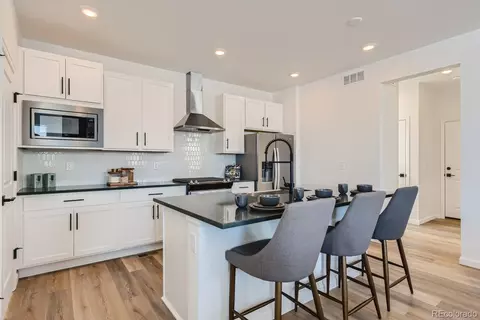 328 N Geneva St, Aurora, CO 80010