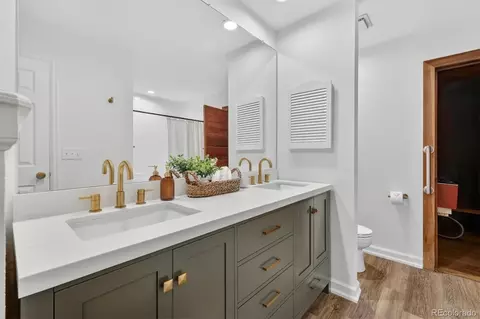 Bath - 13611 Evans Ave, Aurora, CO 80014 photo 1 of 5