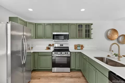 Kitchen - 13611 Evans Ave, Aurora, CO 80014 photo 3 of 6