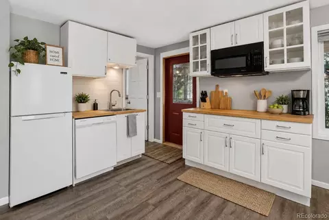 Kitchen - 6417 High Dr, Morrison, CO 80465 photo 4 of 4
